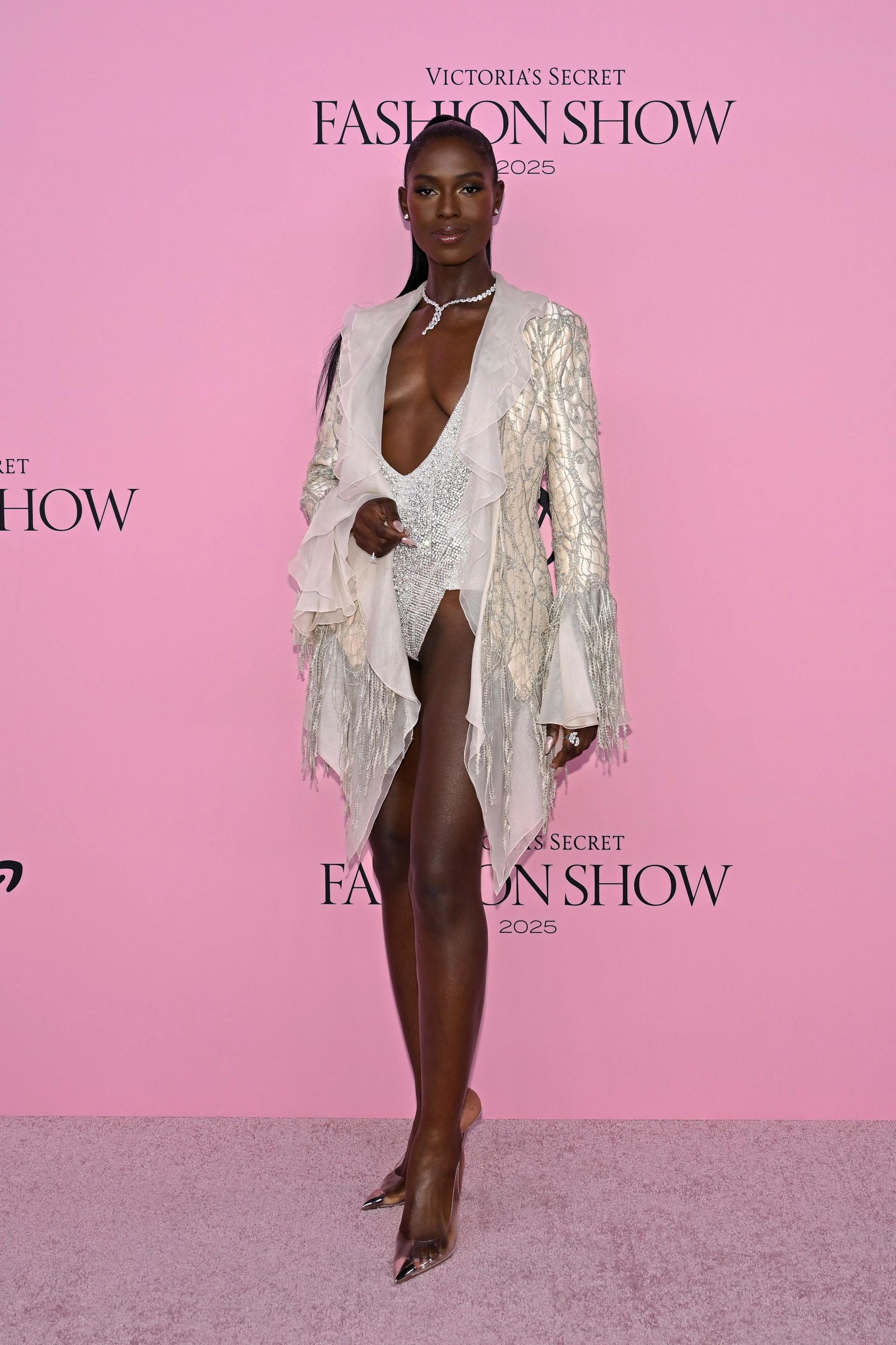 Jodie Turner-Smith Wore Georges Chakra Couture To The Victoria's Secret Fashion Show, Jodie Turner-Smith, Victoria’s Secret Fashion Show 2025, Georges Chakra Spring 2005 Couture, red carpet, New York City, Chopard,